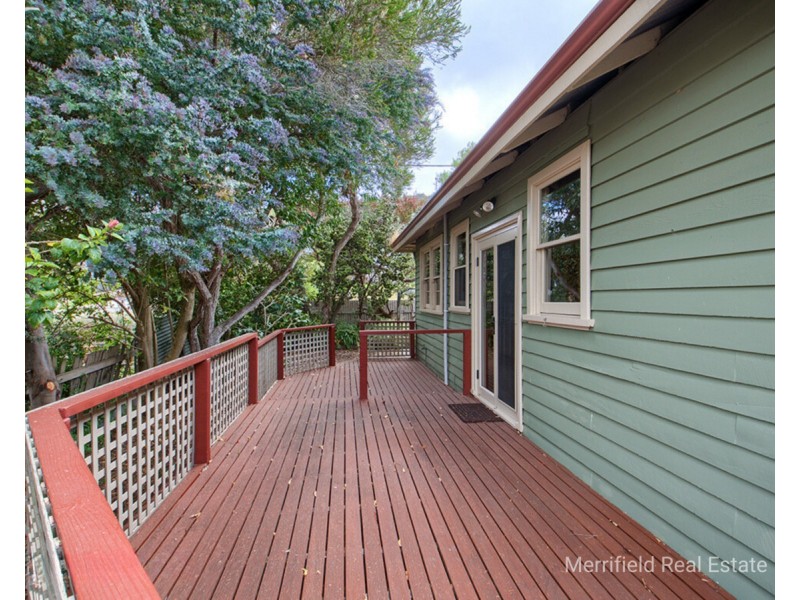 16 Johnston Street, Mount Melville WA 6330