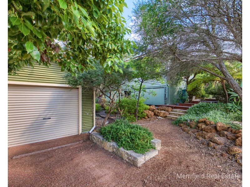 16 Johnston Street, Mount Melville WA 6330