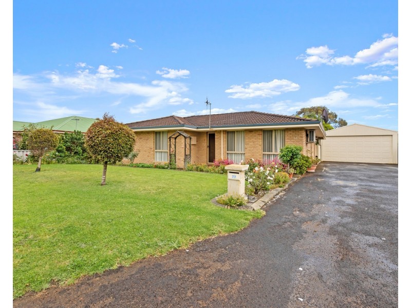77 Le Grande Avenue, Orana WA 6330