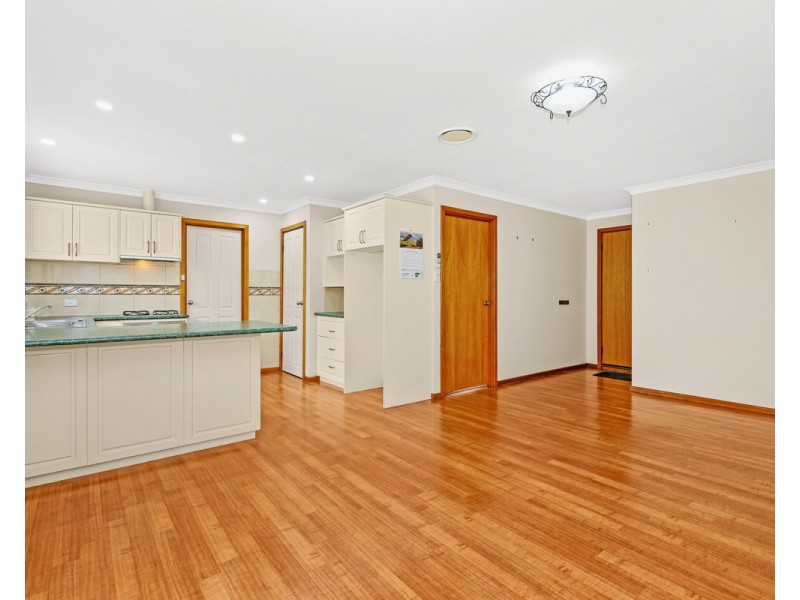 77 Le Grande Avenue, Orana WA 6330