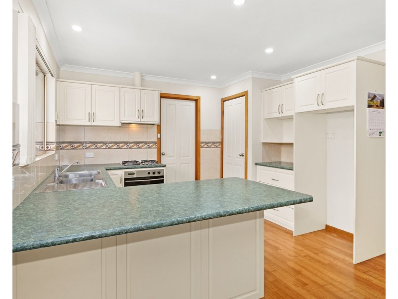 77 Le Grande Avenue, Orana WA 6330