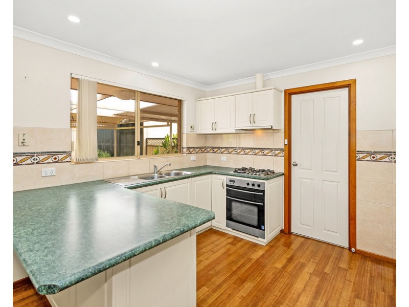 77 Le Grande Avenue, Orana WA 6330