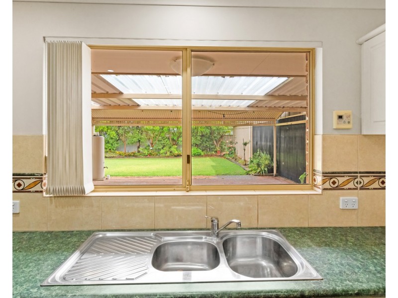 77 Le Grande Avenue, Orana WA 6330