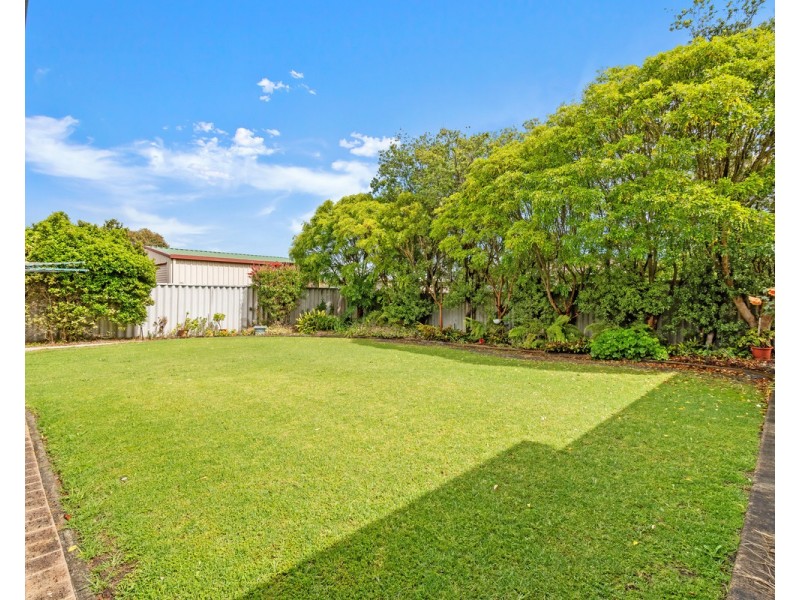 77 Le Grande Avenue, Orana WA 6330