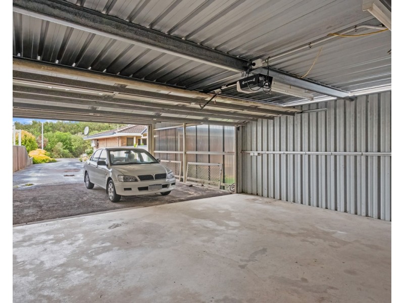 77 Le Grande Avenue, Orana WA 6330