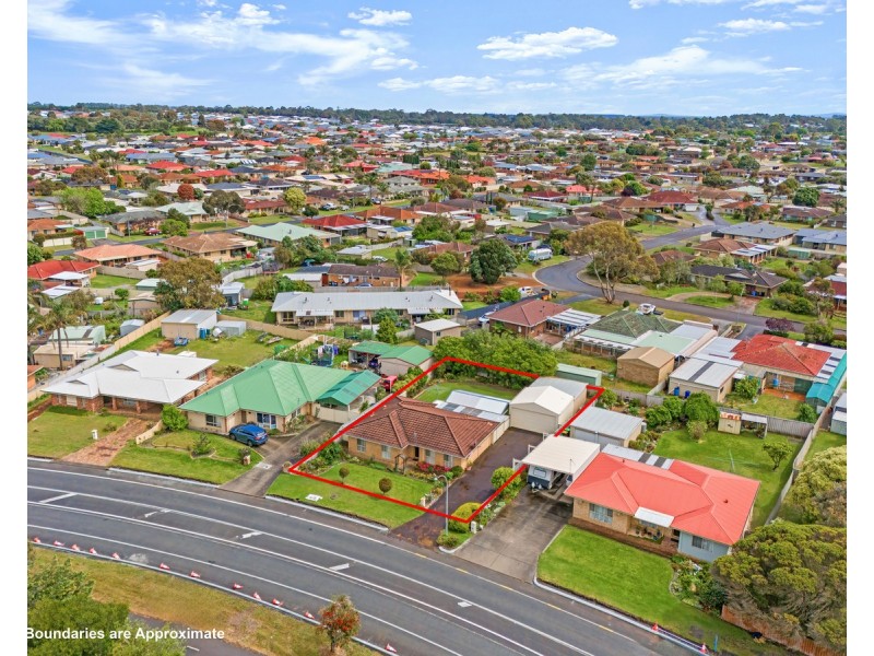 77 Le Grande Avenue, Orana WA 6330