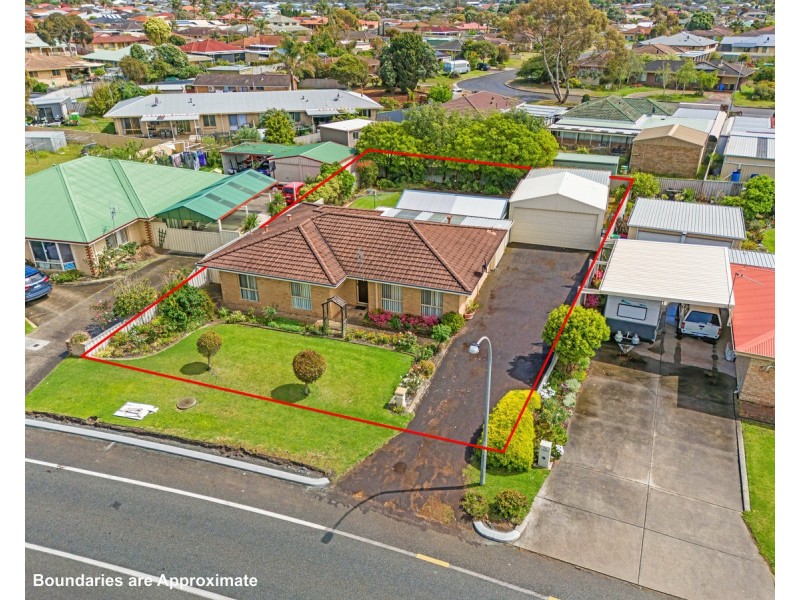 77 Le Grande Avenue, Orana WA 6330