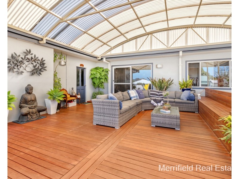 9 King George Street, Little Grove WA 6330