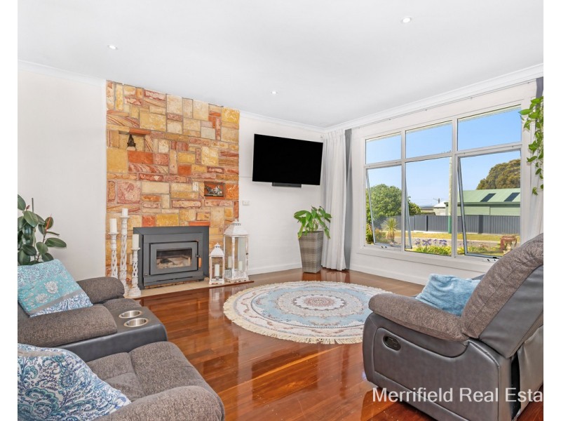 9 King George Street, Little Grove WA 6330