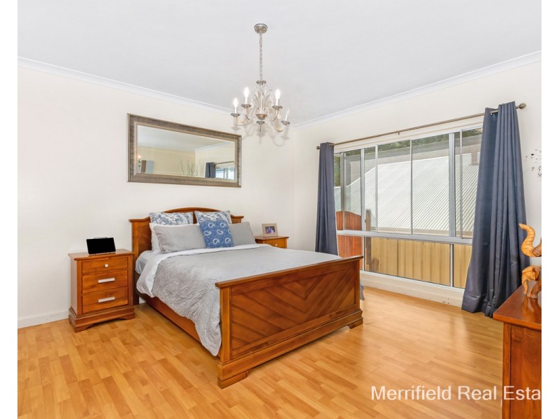 9 King George Street, Little Grove WA 6330