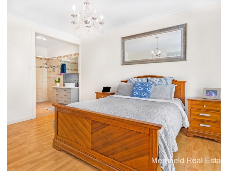 9 King George Street, Little Grove WA 6330