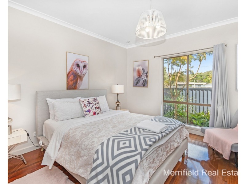 9 King George Street, Little Grove WA 6330