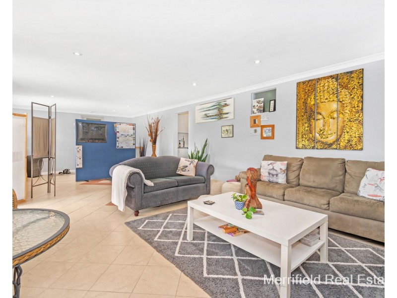 9 King George Street, Little Grove WA 6330