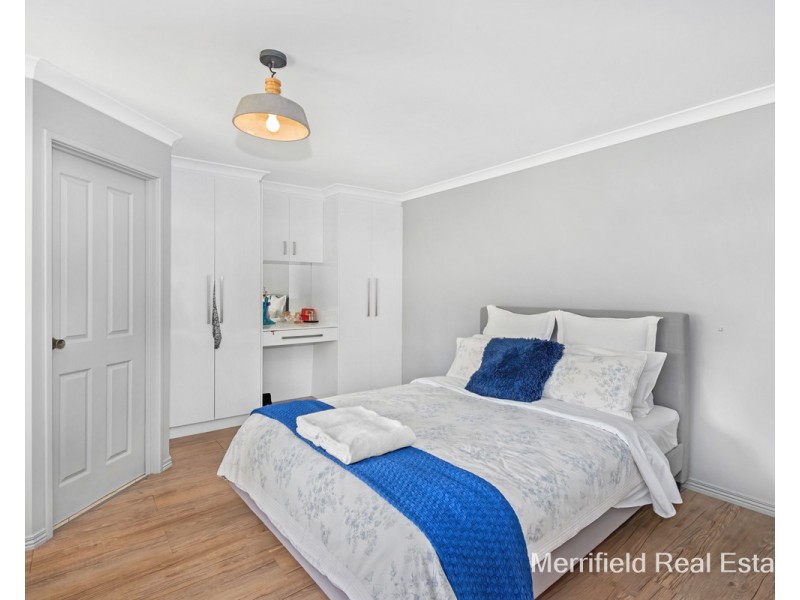 9 King George Street, Little Grove WA 6330