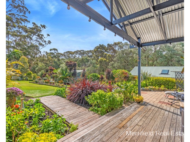 9 King George Street, Little Grove WA 6330