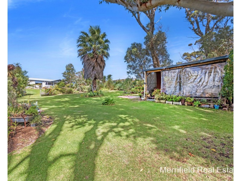 9 King George Street, Little Grove WA 6330