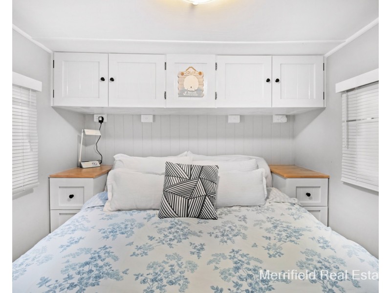 9 King George Street, Little Grove WA 6330