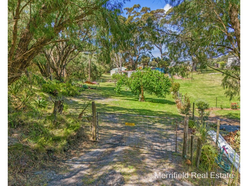 9 King George Street, Little Grove WA 6330