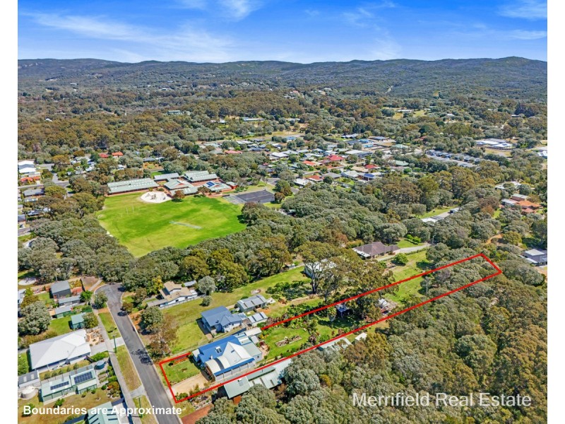 9 King George Street, Little Grove WA 6330