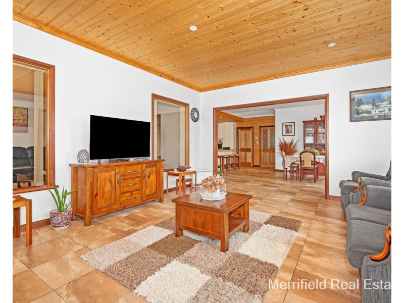 16 Notley Street, Yakamia WA 6330