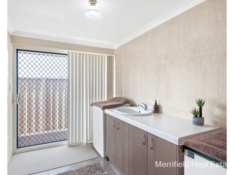 16 Notley Street, Yakamia WA 6330