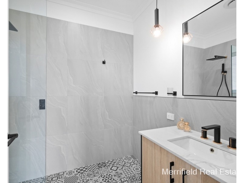 5/4 Barry Court, Collingwood Park WA 6330