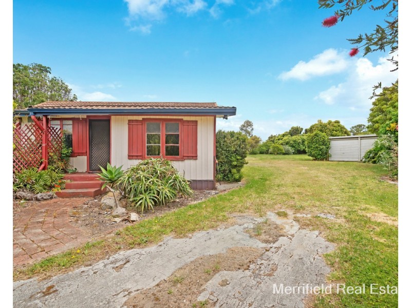 18 Edinburgh Road, Mckail WA 6330