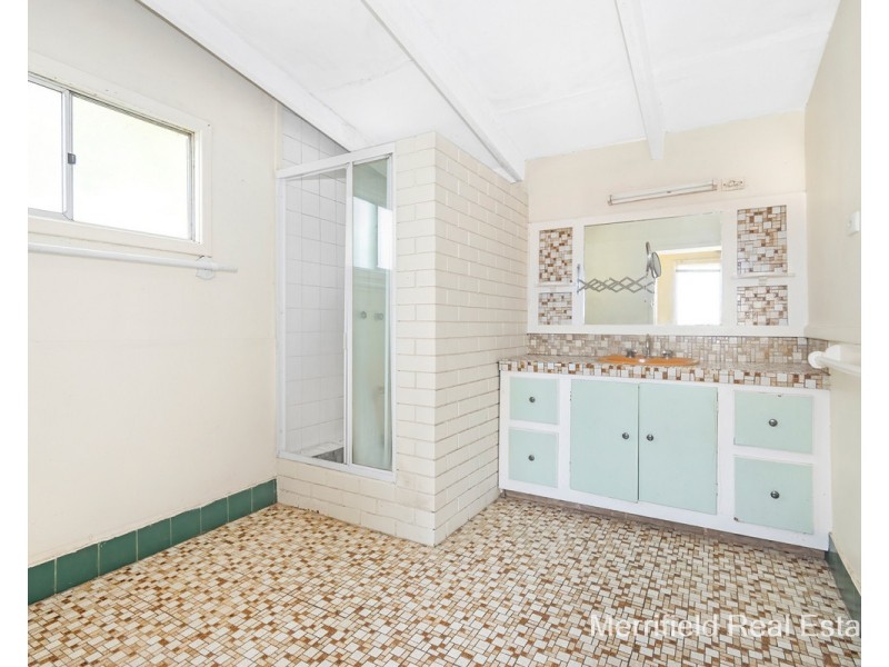 18 Edinburgh Road, Mckail WA 6330