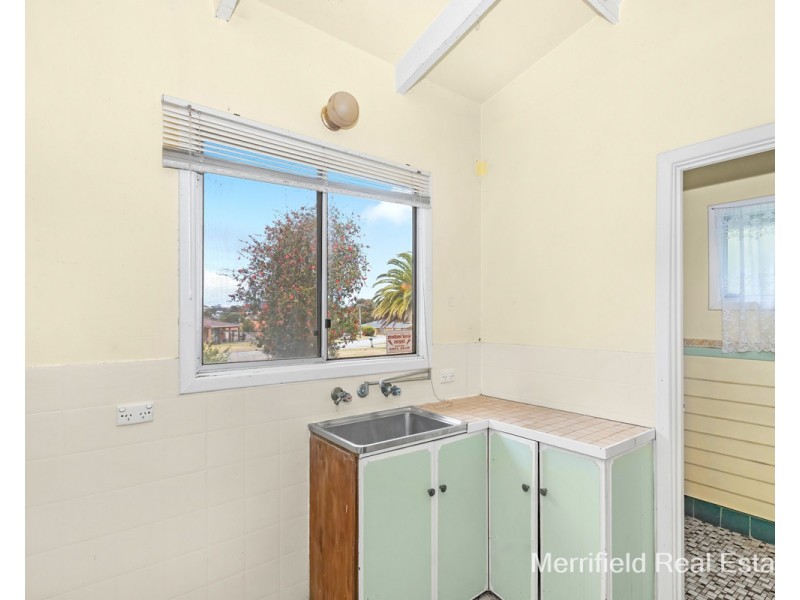 18 Edinburgh Road, Mckail WA 6330