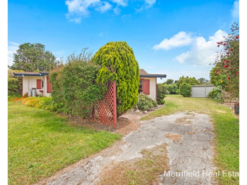 18 Edinburgh Road, Mckail WA 6330