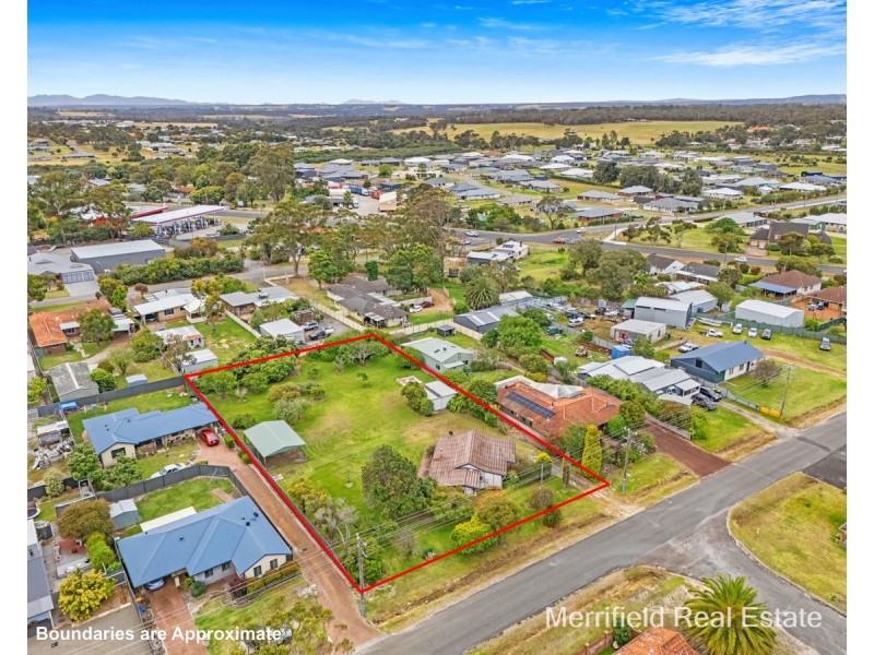 18 Edinburgh Road, Mckail WA 6330