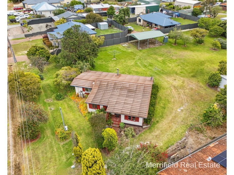 18 Edinburgh Road, Mckail WA 6330