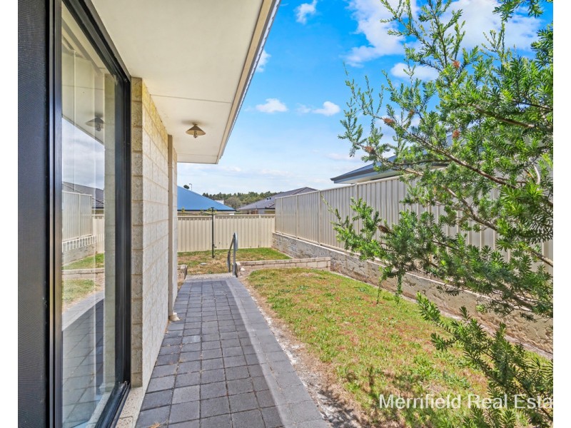 29 Donald Drive, Mckail WA 6330