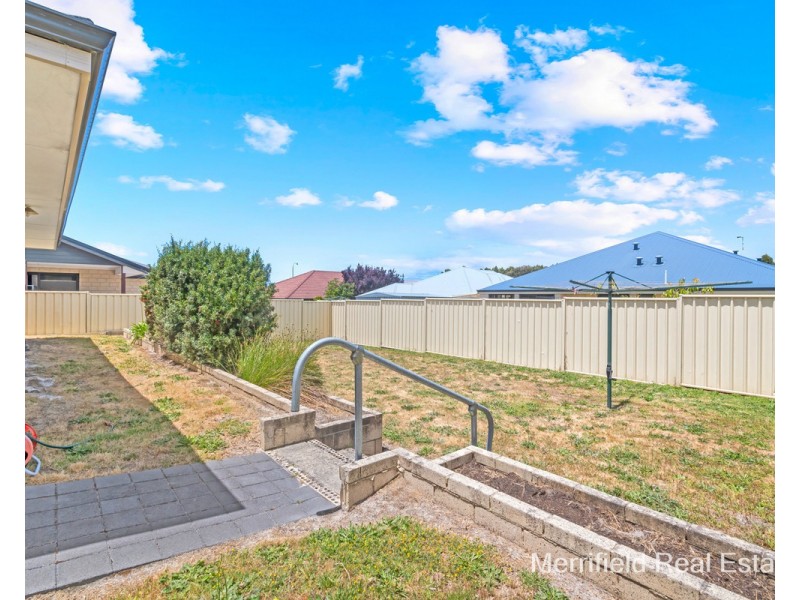 29 Donald Drive, Mckail WA 6330