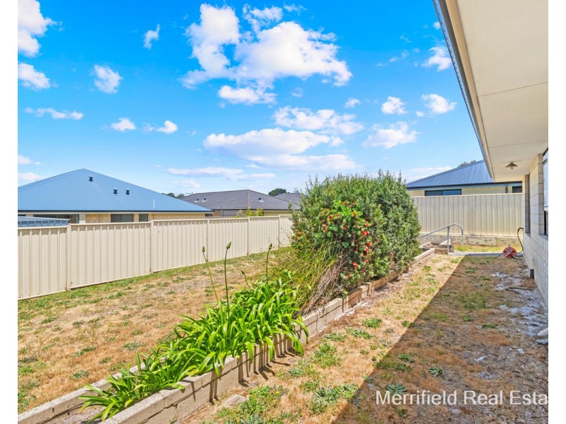 29 Donald Drive, Mckail WA 6330