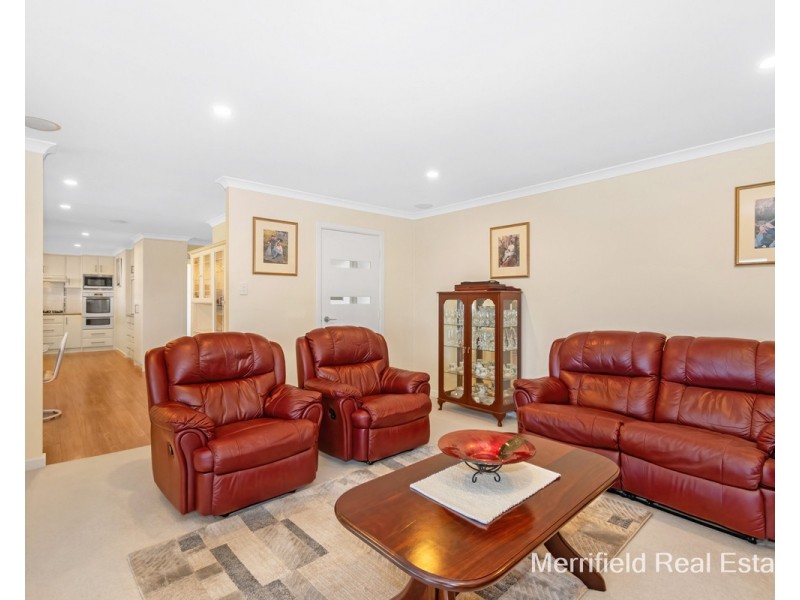 179 Bay View Drive, Little Grove WA 6330