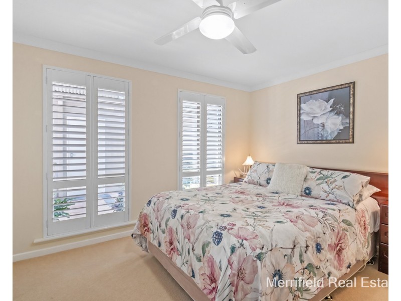 179 Bay View Drive, Little Grove WA 6330