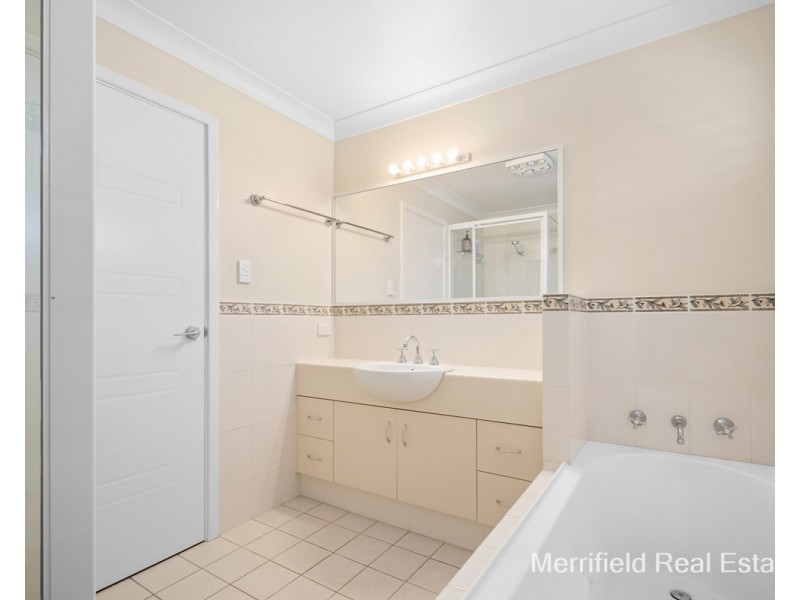 179 Bay View Drive, Little Grove WA 6330