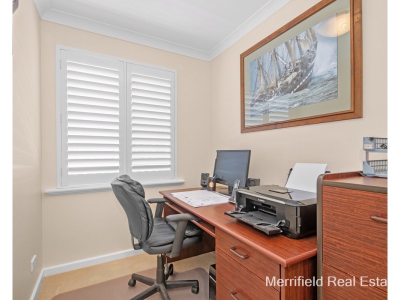 179 Bay View Drive, Little Grove WA 6330
