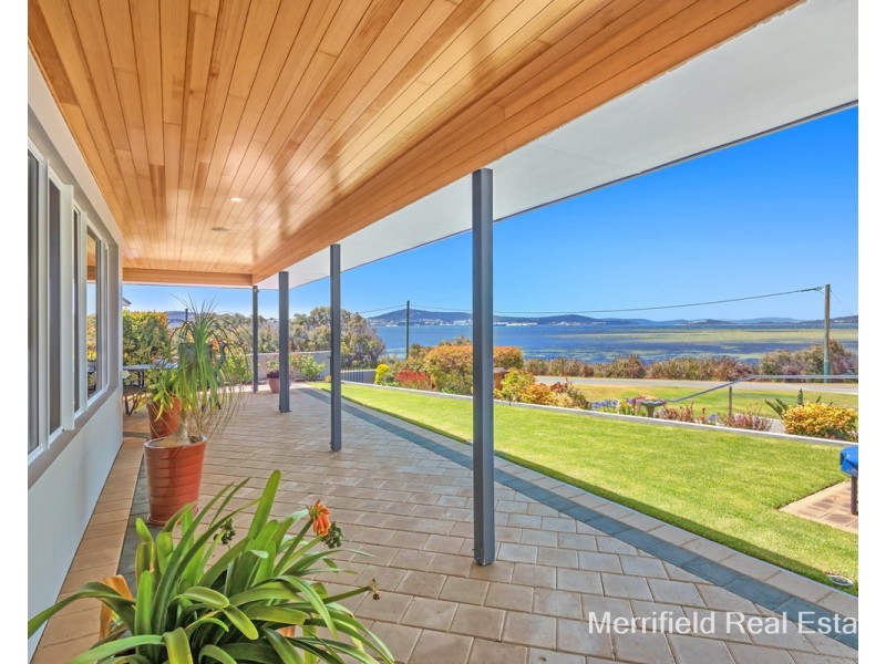 179 Bay View Drive, Little Grove WA 6330