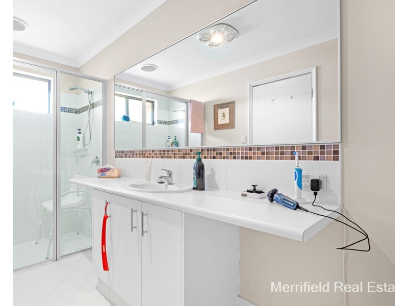 27 Notley Street, Yakamia WA 6330