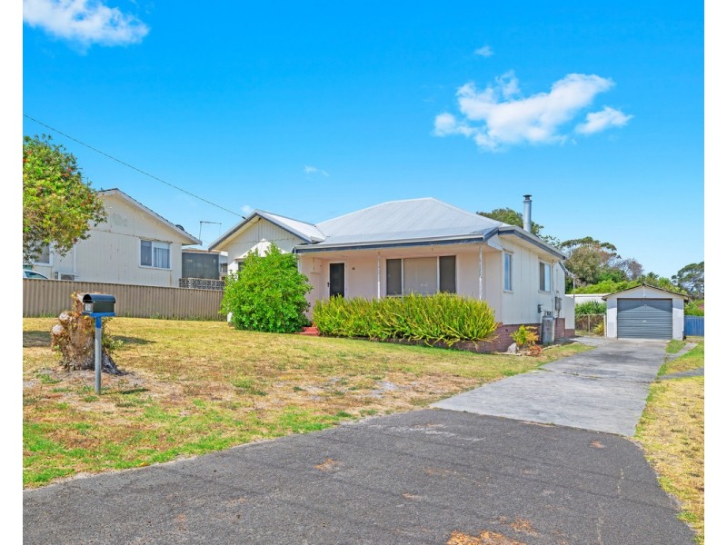 38 Broughton Street, Orana WA 6330