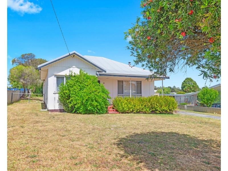 38 Broughton Street, Orana WA 6330