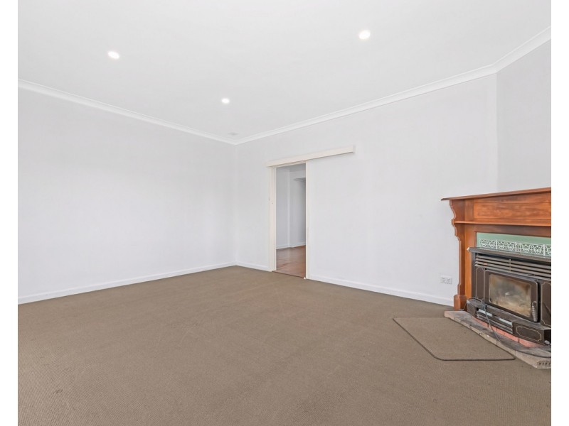 38 Broughton Street, Orana WA 6330