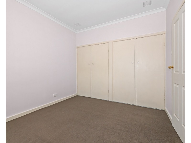 38 Broughton Street, Orana WA 6330