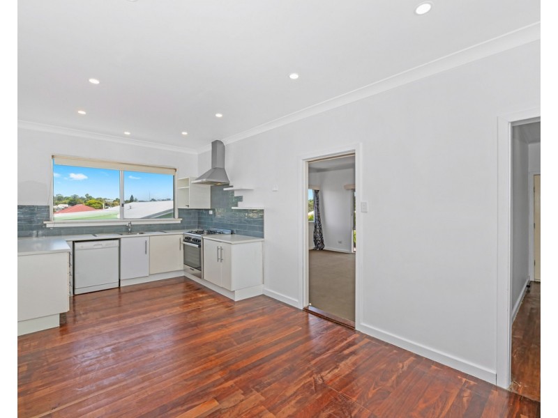 38 Broughton Street, Orana WA 6330