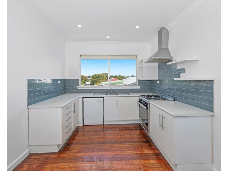 38 Broughton Street, Orana WA 6330