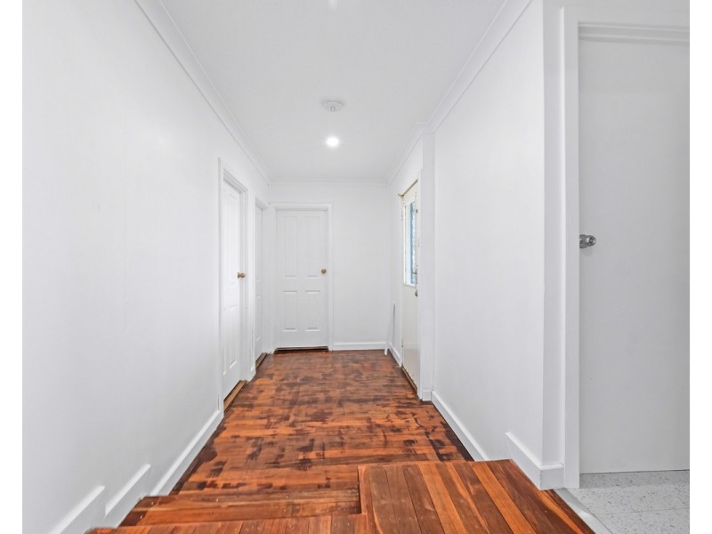 38 Broughton Street, Orana WA 6330