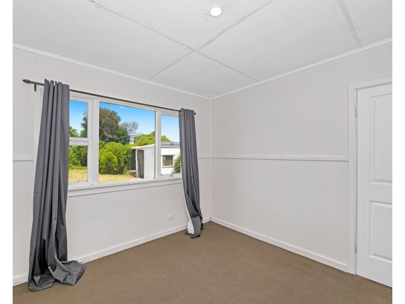 38 Broughton Street, Orana WA 6330