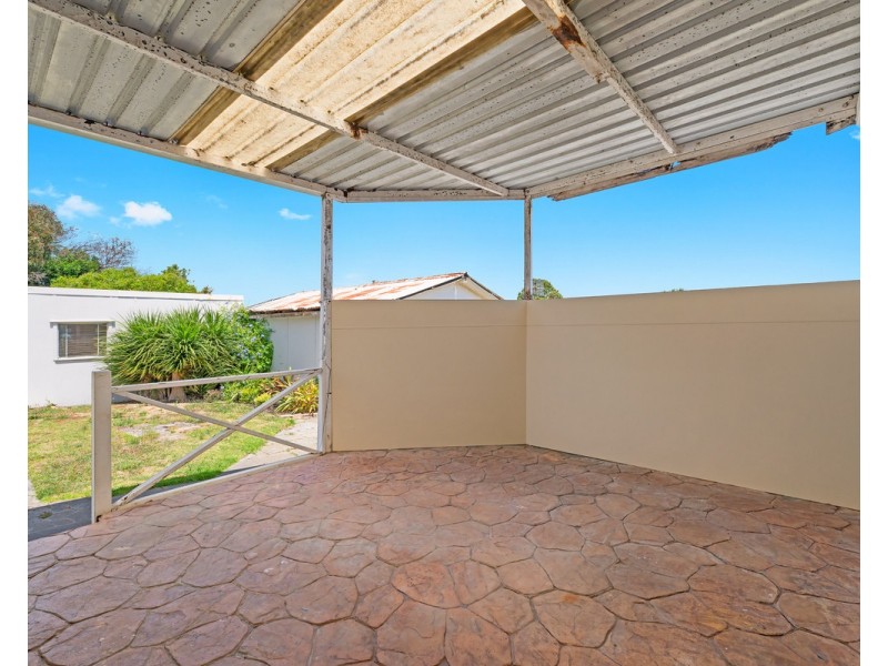 38 Broughton Street, Orana WA 6330